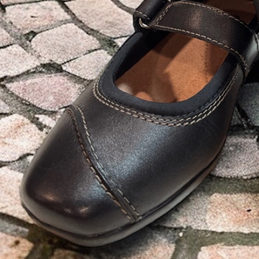 Shoes By Clarks - Picture 8 of 17
